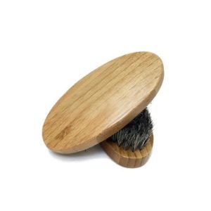 brosse à barbe en bois